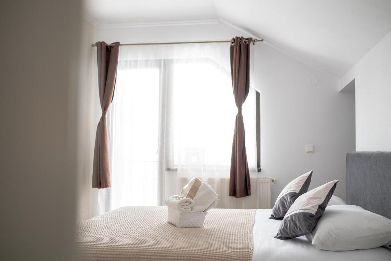 Oana'S Boutique Hotel Bran  Bagian luar foto