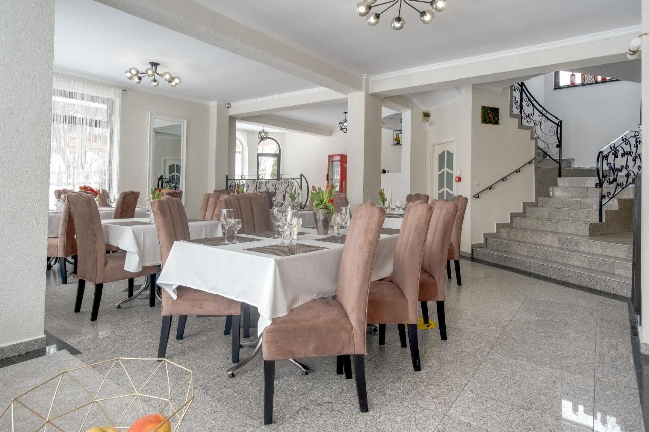 Oana'S Boutique Hotel Bran  Bagian luar foto