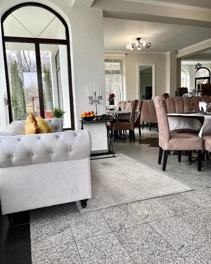 Oana'S Boutique Hotel Bran  Bagian luar foto