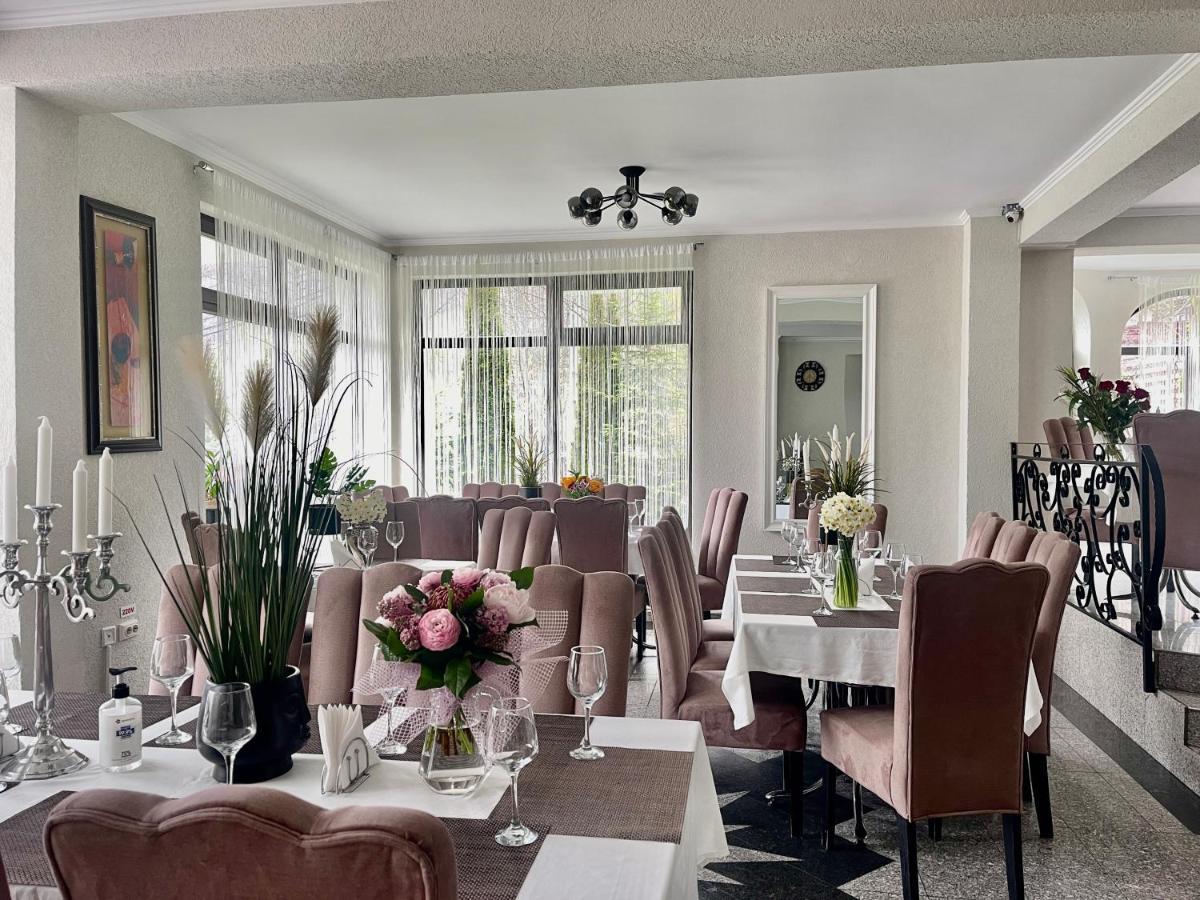 Oana'S Boutique Hotel Bran  Bagian luar foto